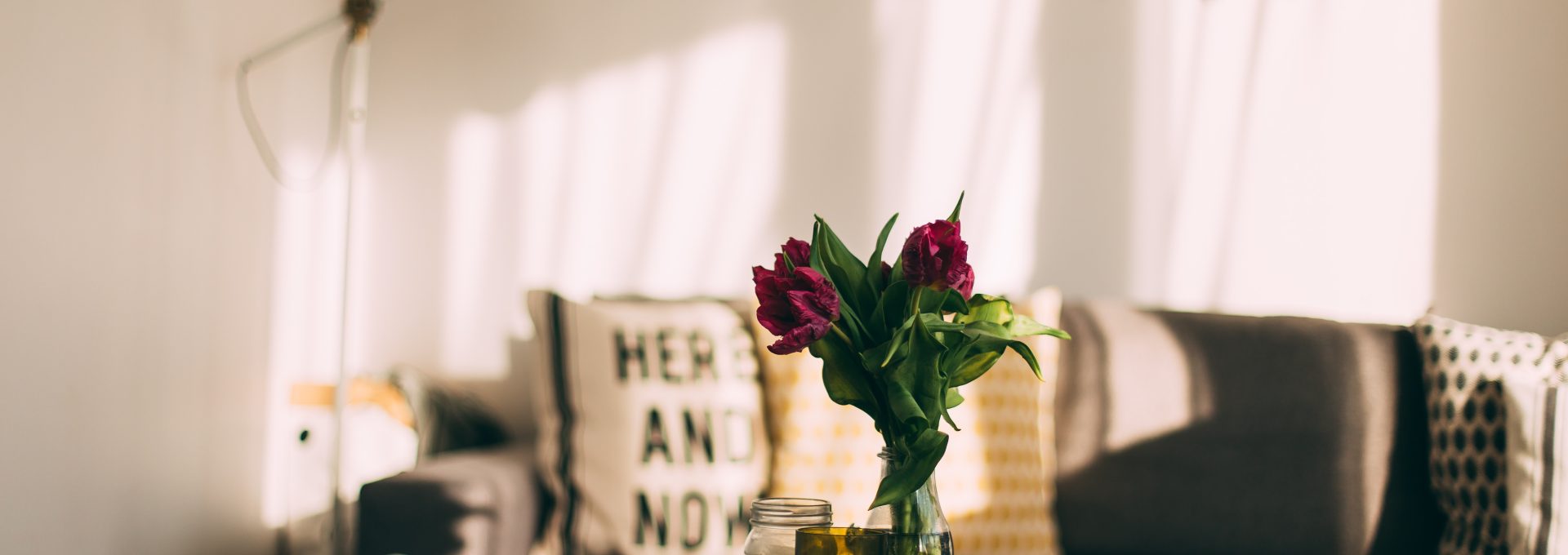 Rose flower vase on the table